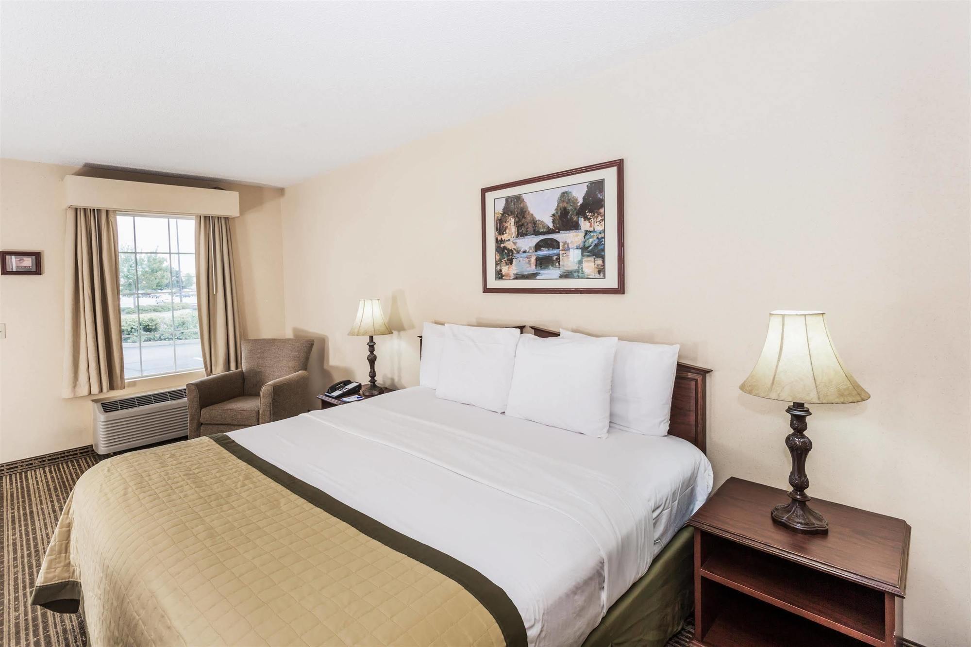Baymont By Wyndham Valdosta At Valdosta Mall Esterno foto